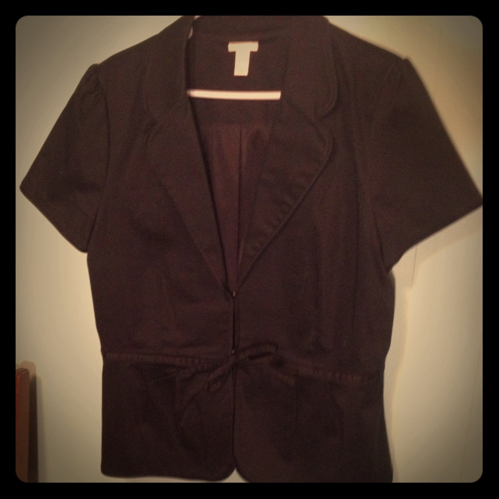 Black short sleeve jacket